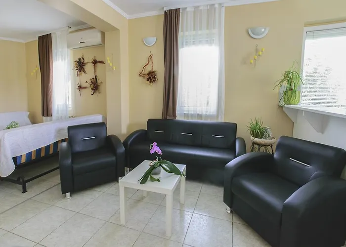 Konukevi Irini Panzio