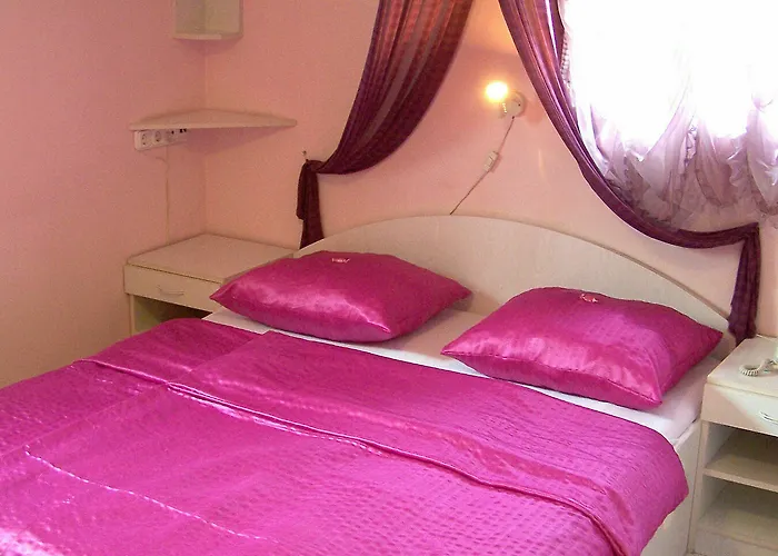 Irini Panzio 3*