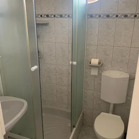 בית הארחה Irini Panzio